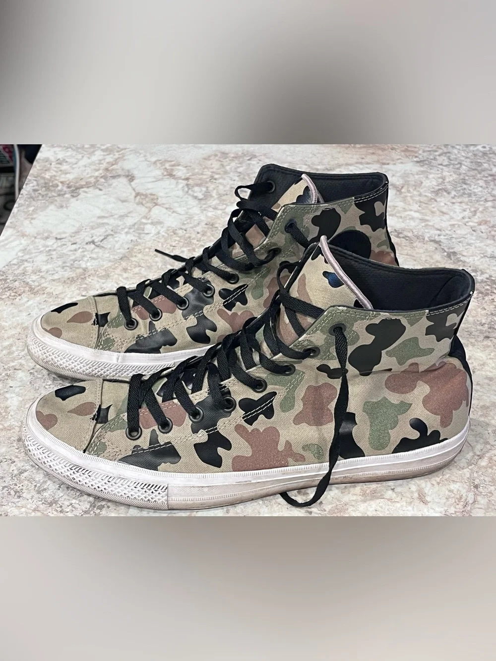 Converse  Chuck Taylor Hi-Top Sneakers Green Camo Black Accents Men’s Sz 13